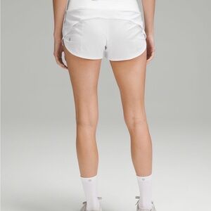 Lululemon Low-Rise Speed Up Lined Shorts Size: 6